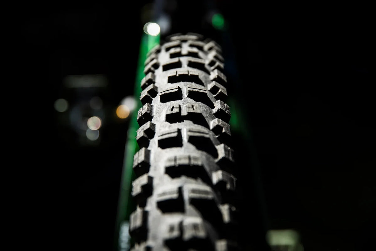 Maxxis Minion DHR II 27.5" Wire Tire