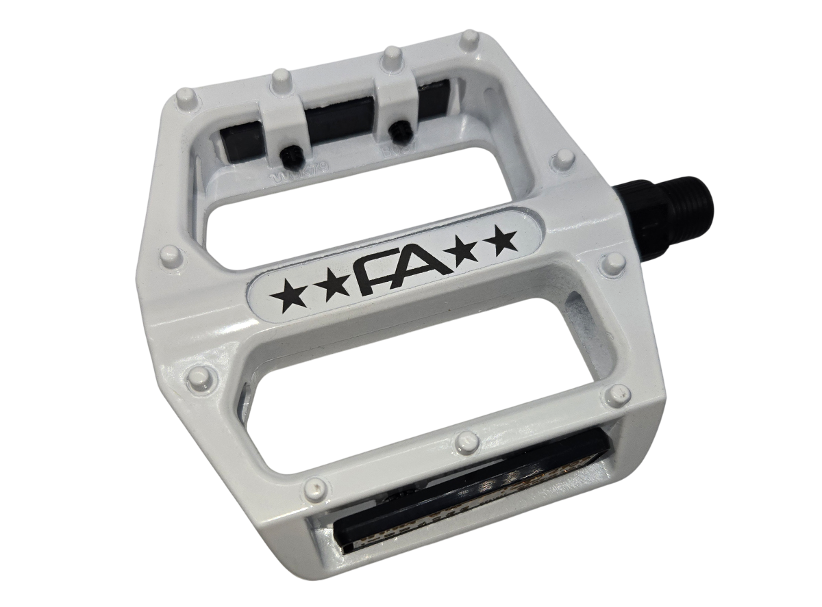 Free Agent Alloy Molded Pin Platform Pedals - White