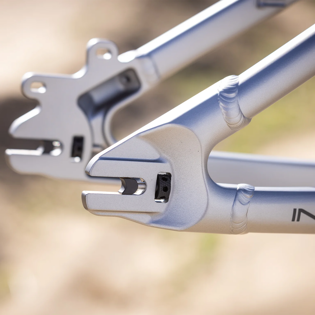 Intense DJ 26 Frame - Titanium - 2026