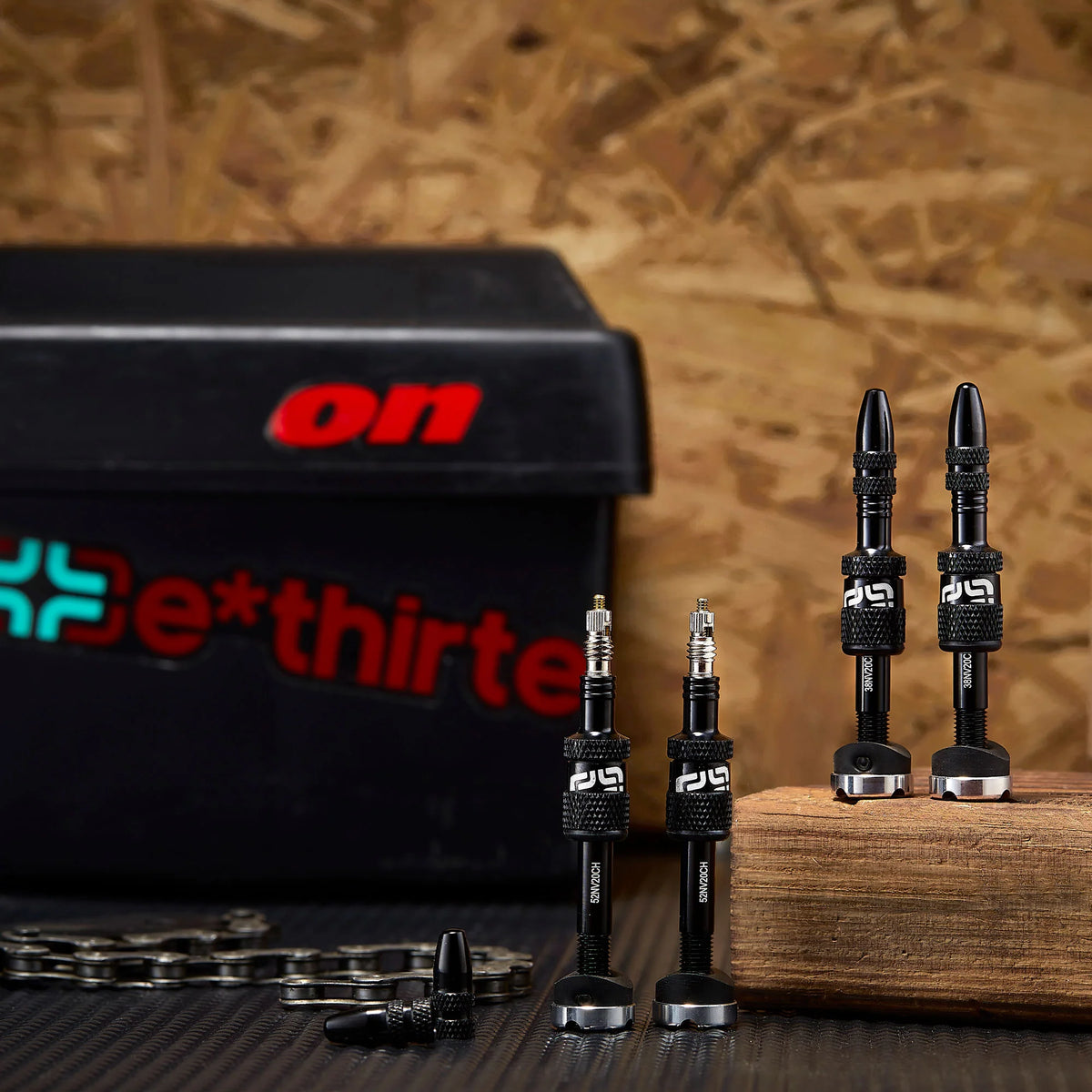 E Thirteen Schrader Quickfill Tubeless Valves Gen2 - 23-31mm Depth - Black