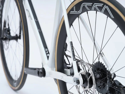 Vaast Bikes R/1 700c Road Bike - Force AXS - White