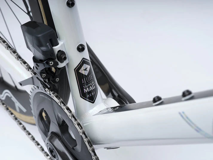 Vaast Bikes R/1 700c Road Bike - Force AXS - White