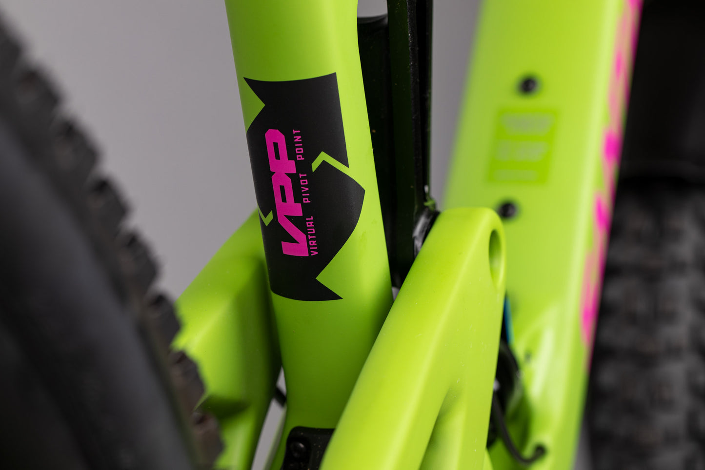 Santa Cruz Nomad Carbon CC 27.5 - X01 - Coil - Adder Green - 2022